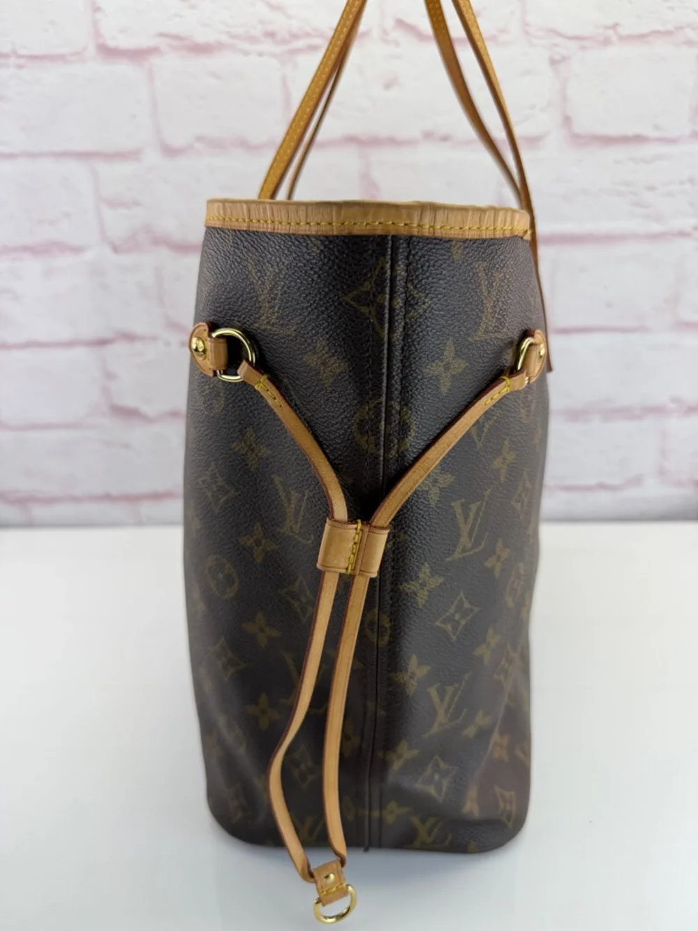 Louis Vuitton Neverfull Mm Monogram Canvas Tote in Brown